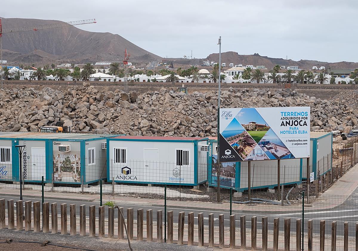 El hotel Elba Corralejo es el séptimo establecimiento turístico de la cadena en Fuerteventura, cuya actividad alojativa se ha centrado sobre todo en El Castillo, en el municipio de Antigua.