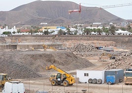 La obra del hotel Elba Corralejo va por la construcción de la primera planta del sótano.