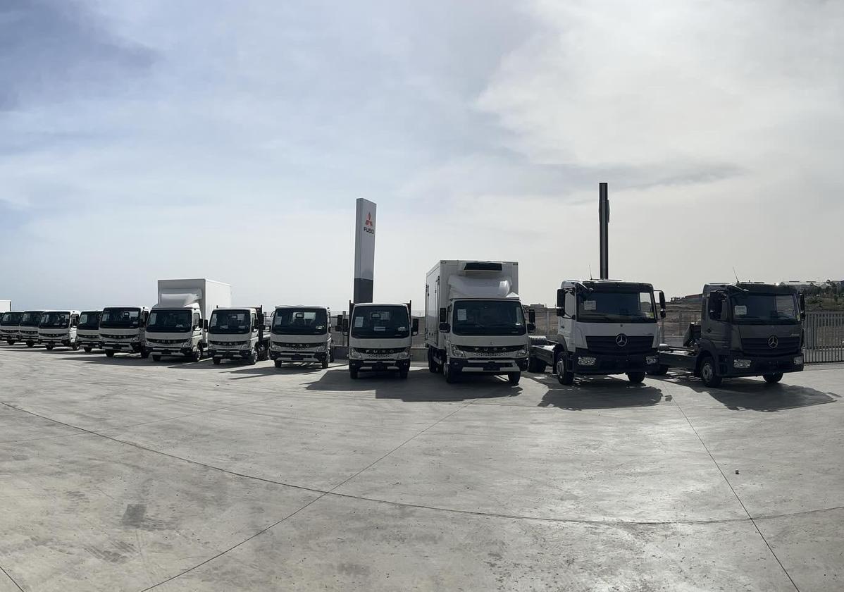 Louzao El Goro estrena su exposición de vehículos industriales Mercedes-Benz con servicio de chapa y pintura