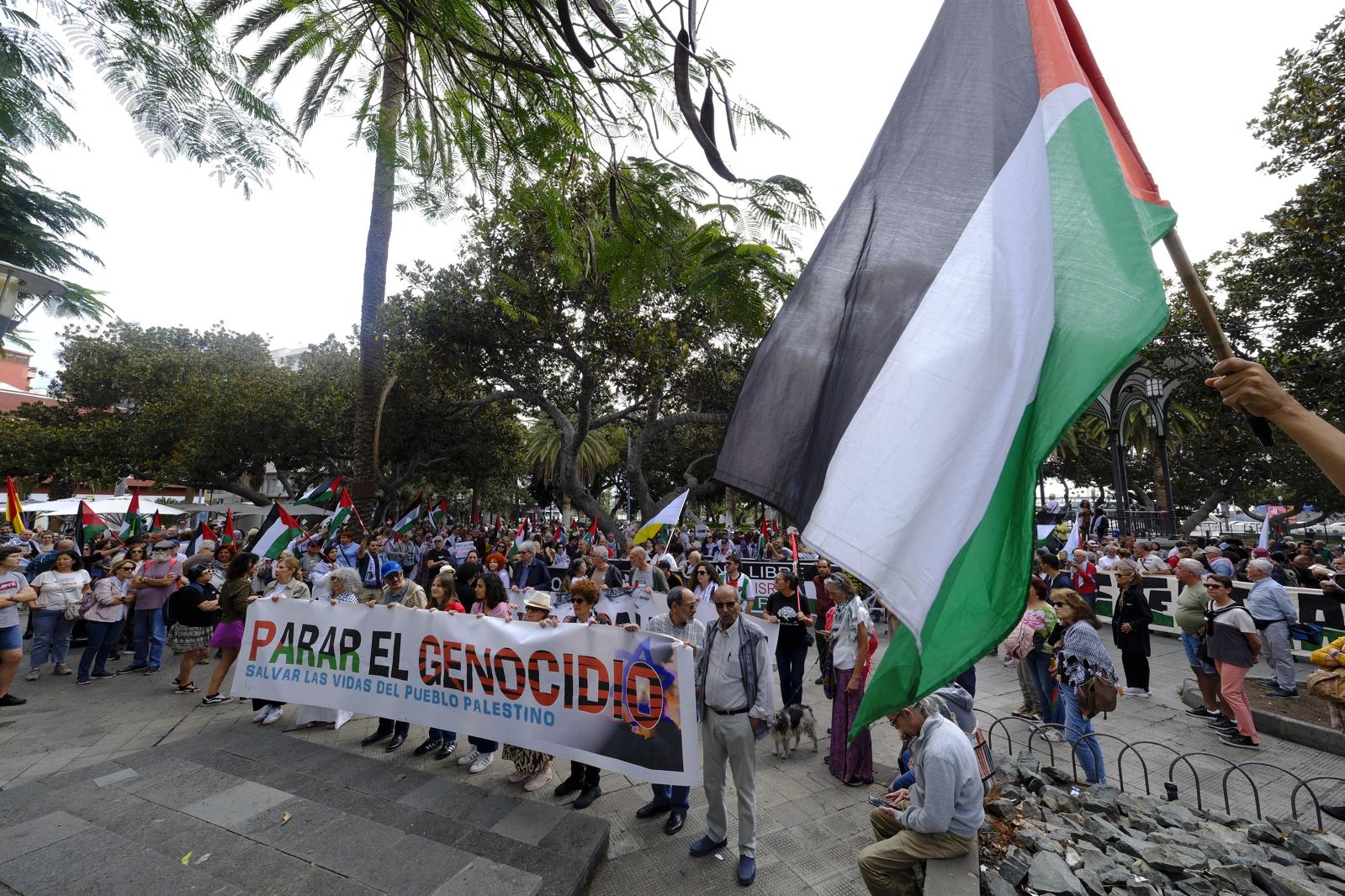 La manifestación a favor de Palestina en Las Palmas de Gran Canaria, en imágenes