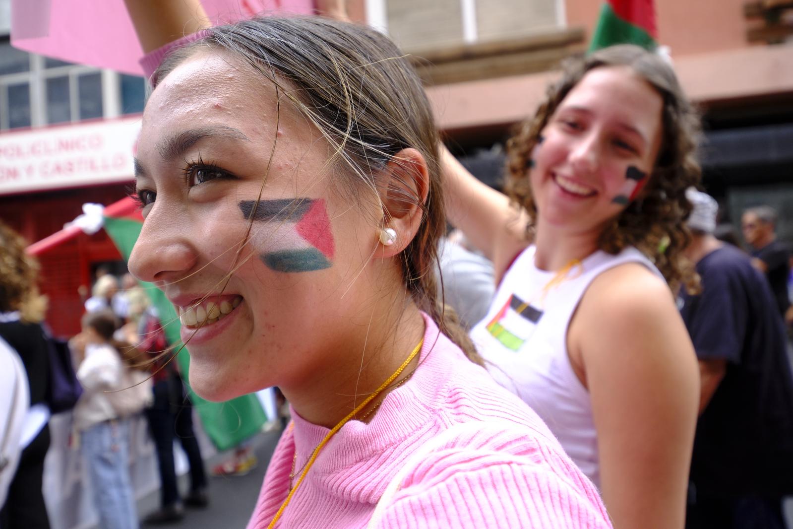 La manifestación a favor de Palestina en Las Palmas de Gran Canaria, en imágenes
