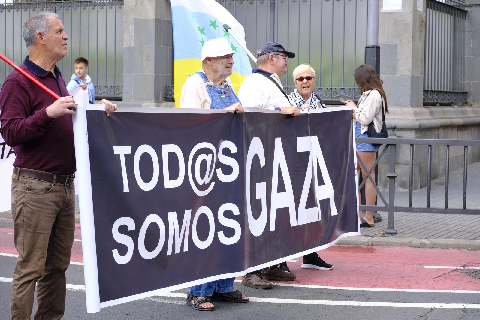 La manifestación a favor de Palestina en Las Palmas de Gran Canaria, en imágenes
