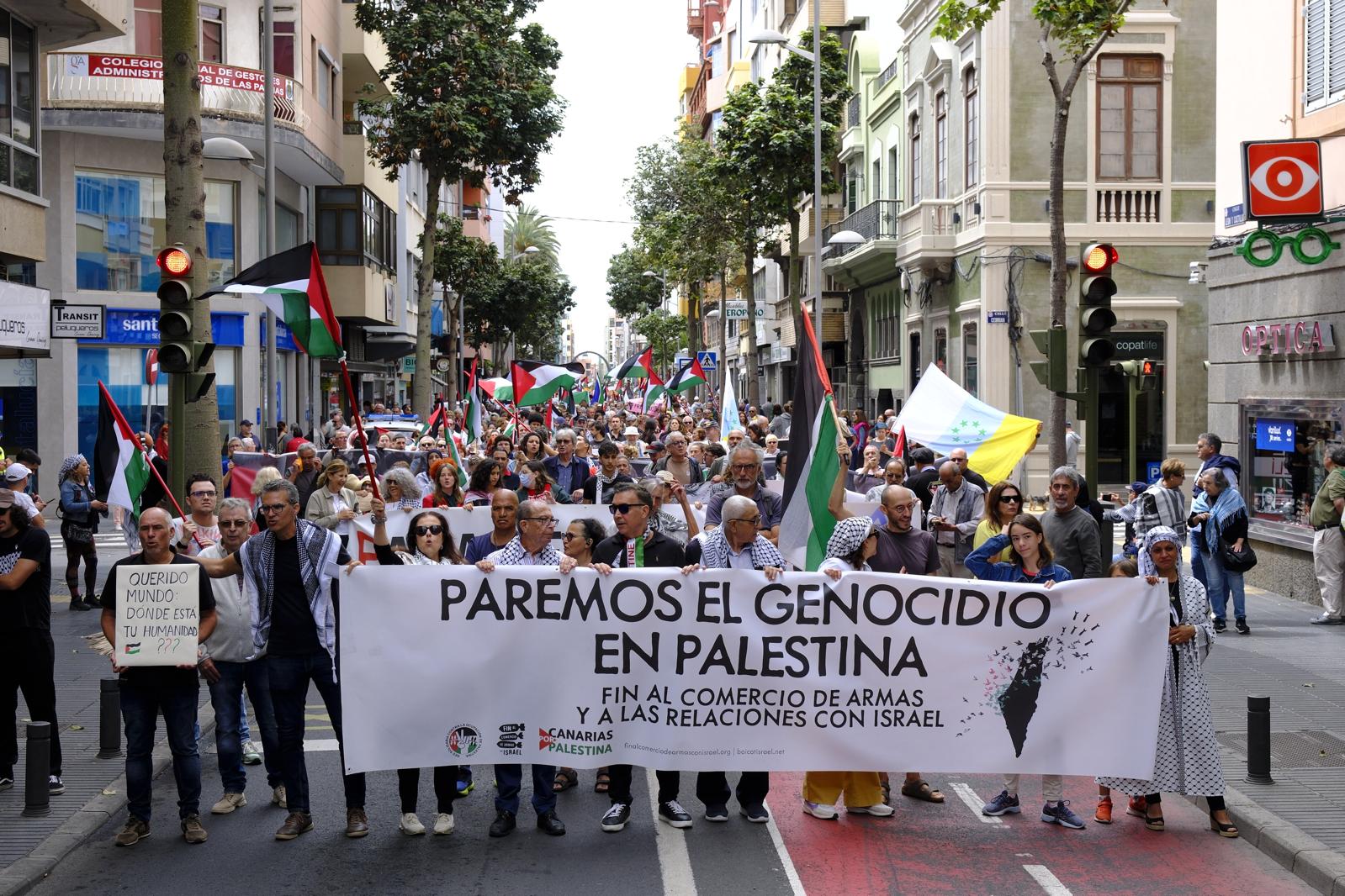 La manifestación a favor de Palestina en Las Palmas de Gran Canaria, en imágenes
