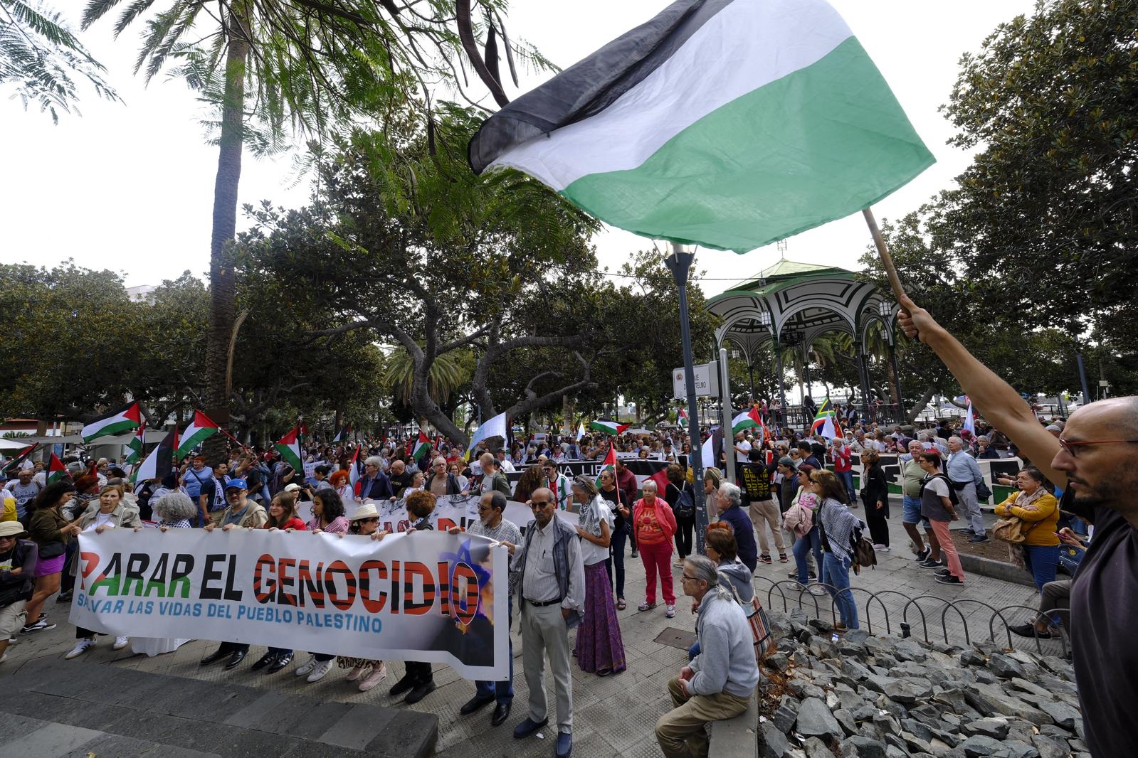 La manifestación a favor de Palestina en Las Palmas de Gran Canaria, en imágenes