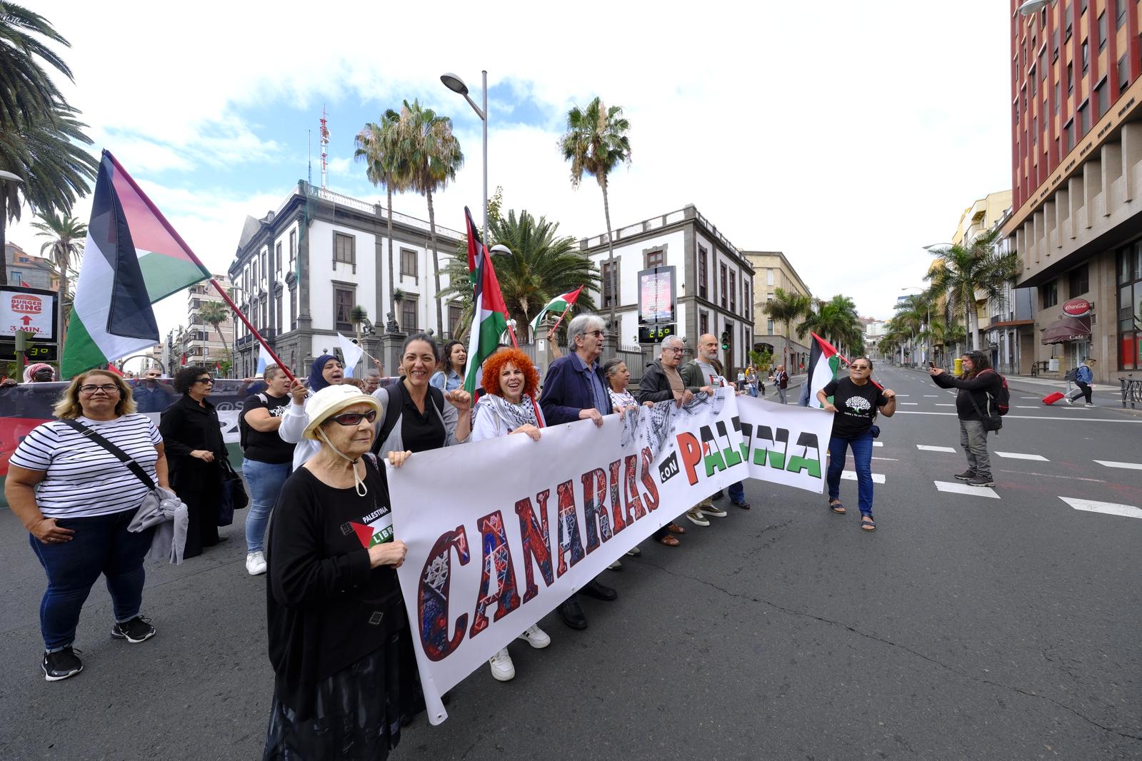 La manifestación a favor de Palestina en Las Palmas de Gran Canaria, en imágenes