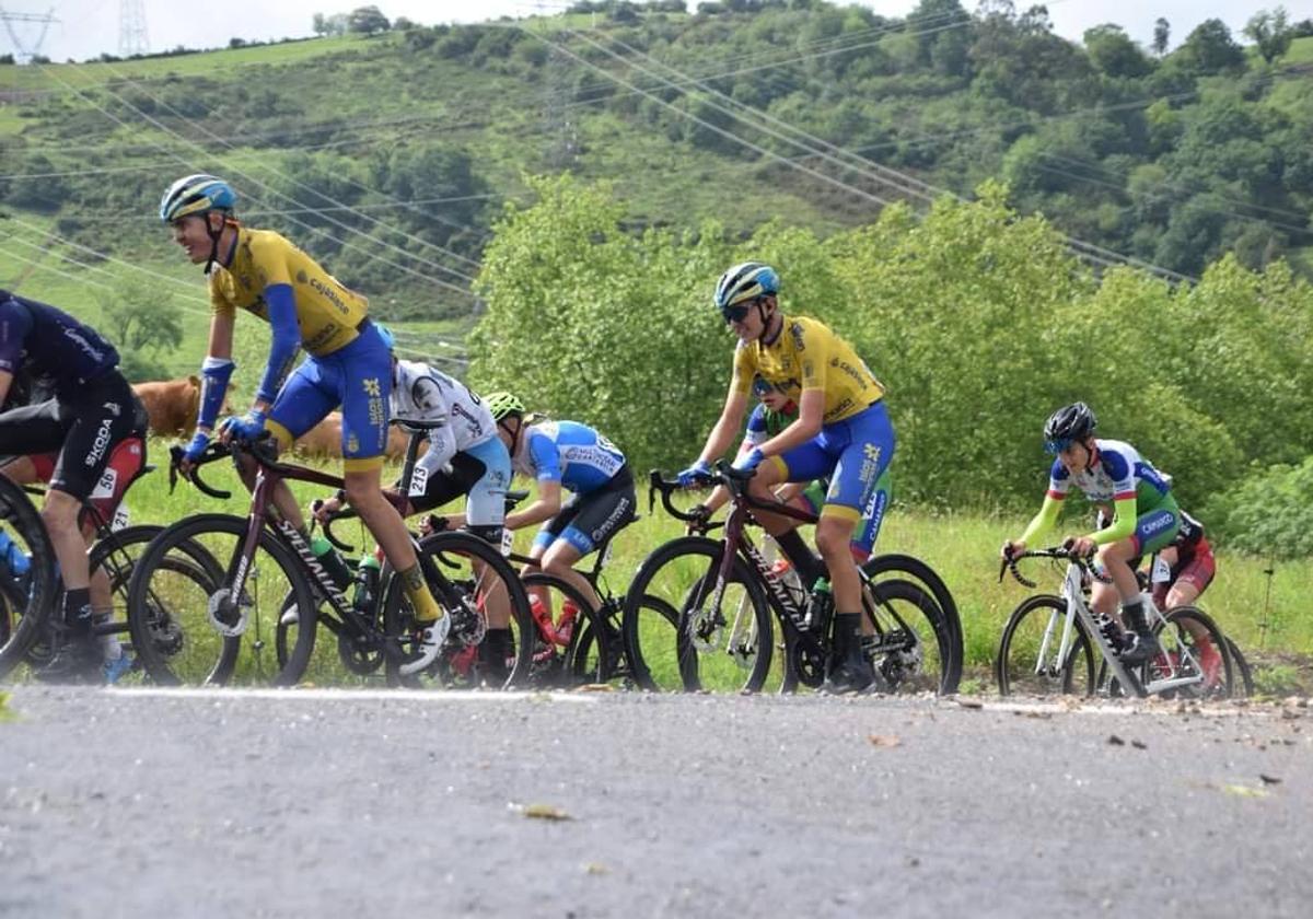 El Gran Canaria Bike Team completa una actuación épica en los Valles Cántabros
