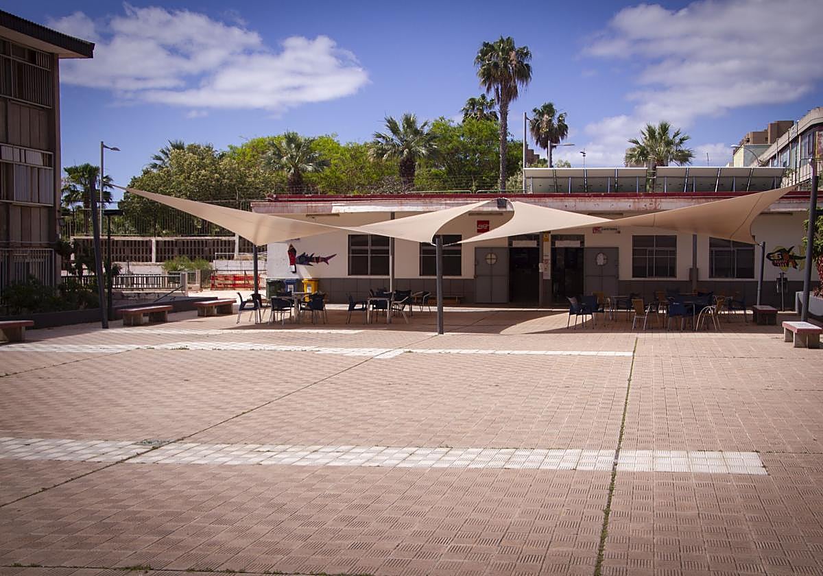 Cafetería del centro de FP César Manrique en Tenerife.