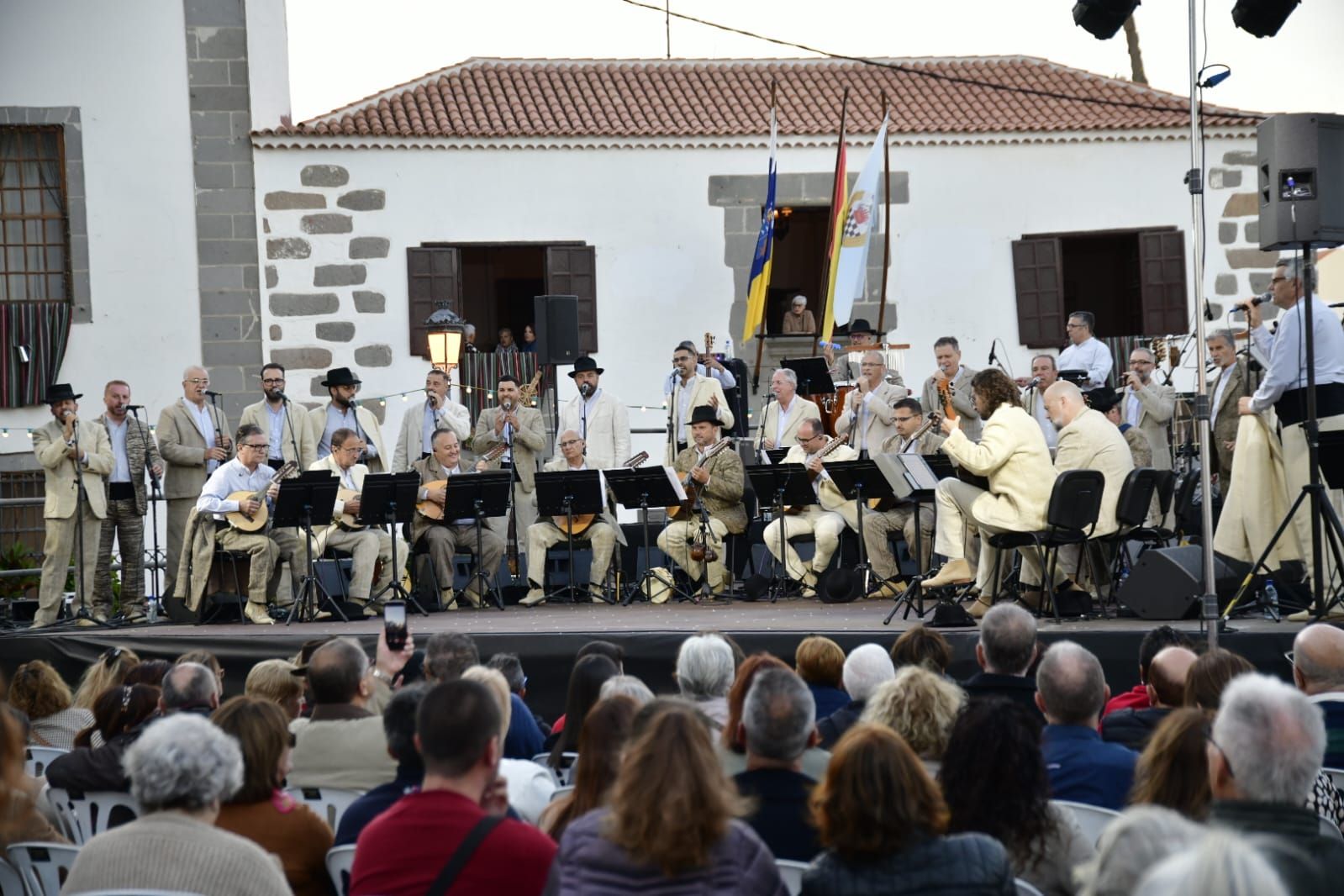Los Gofiones celebran el Día de Canarias en Telde