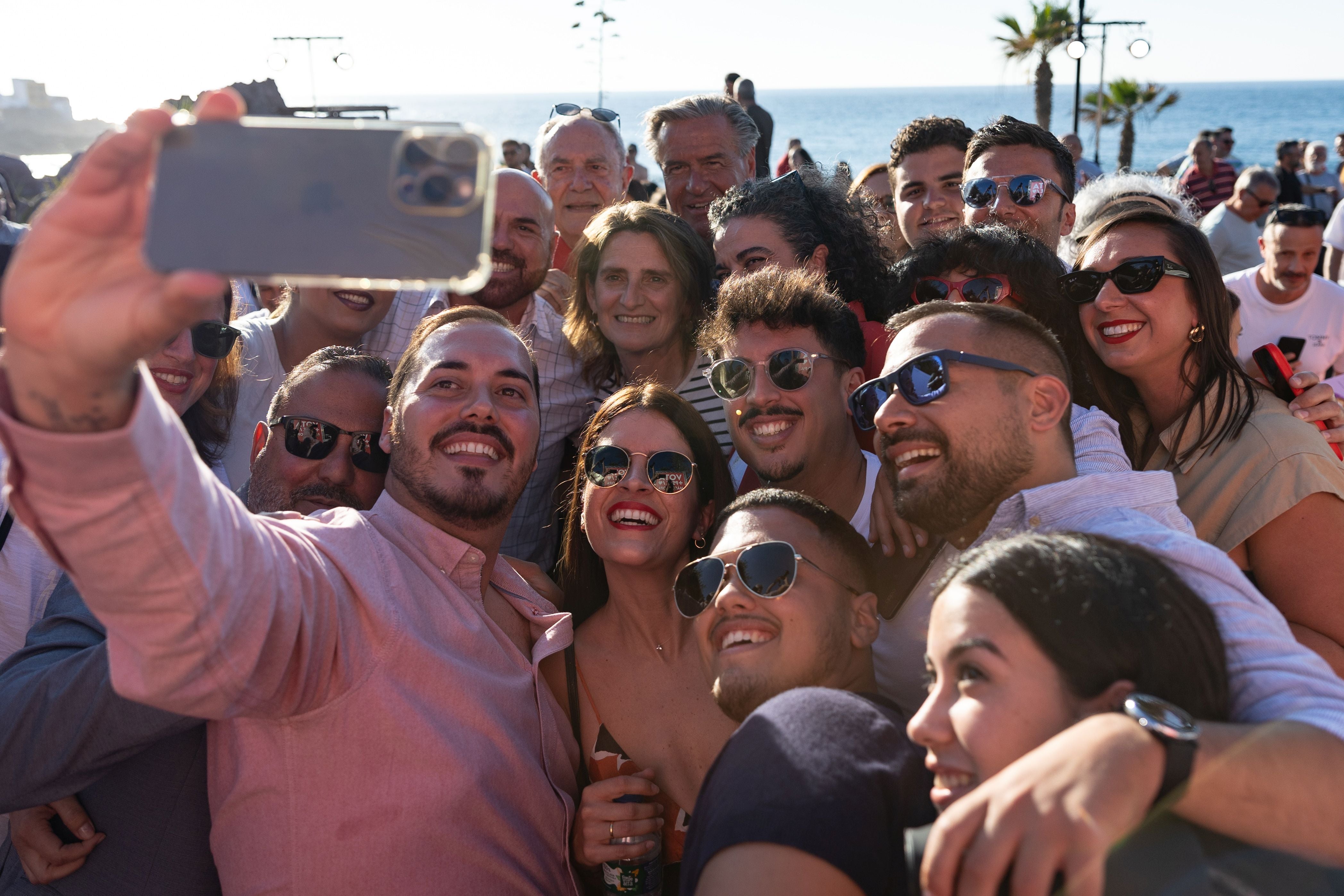 Teresa Ribera participa en un acto de campaña en Tenerife