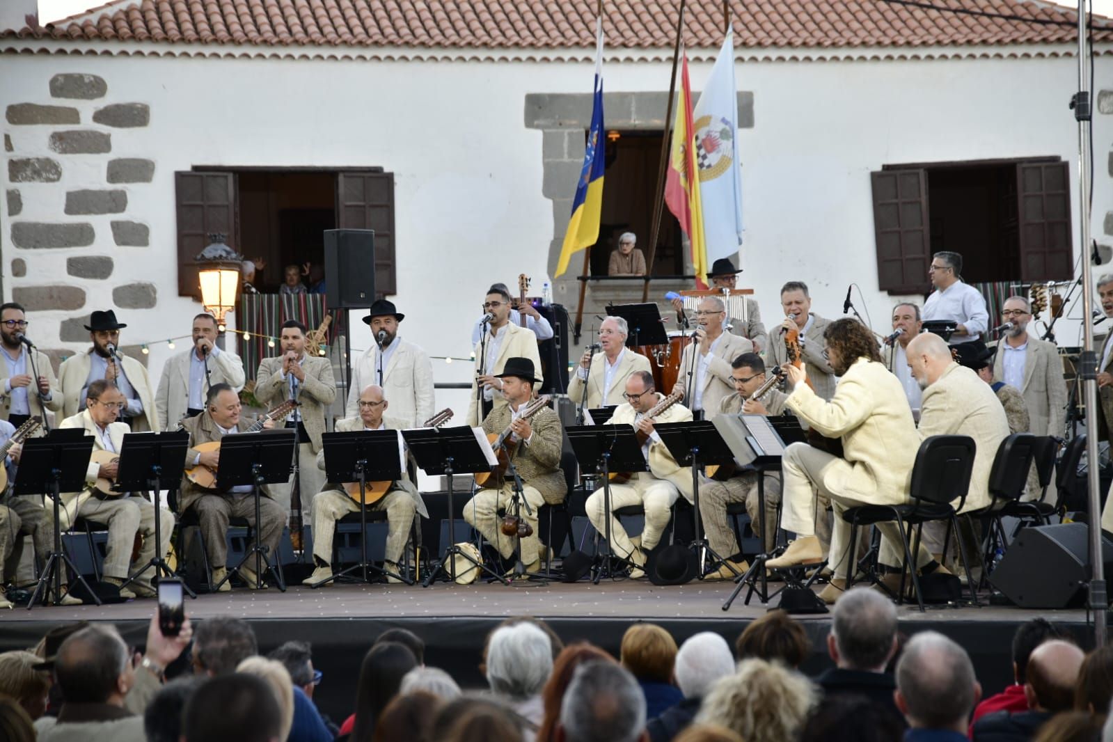 Los Gofiones celebran el Día de Canarias en Telde