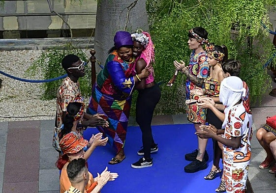 Imagen del desfile de moda de Casa África por el Día de Canarias.