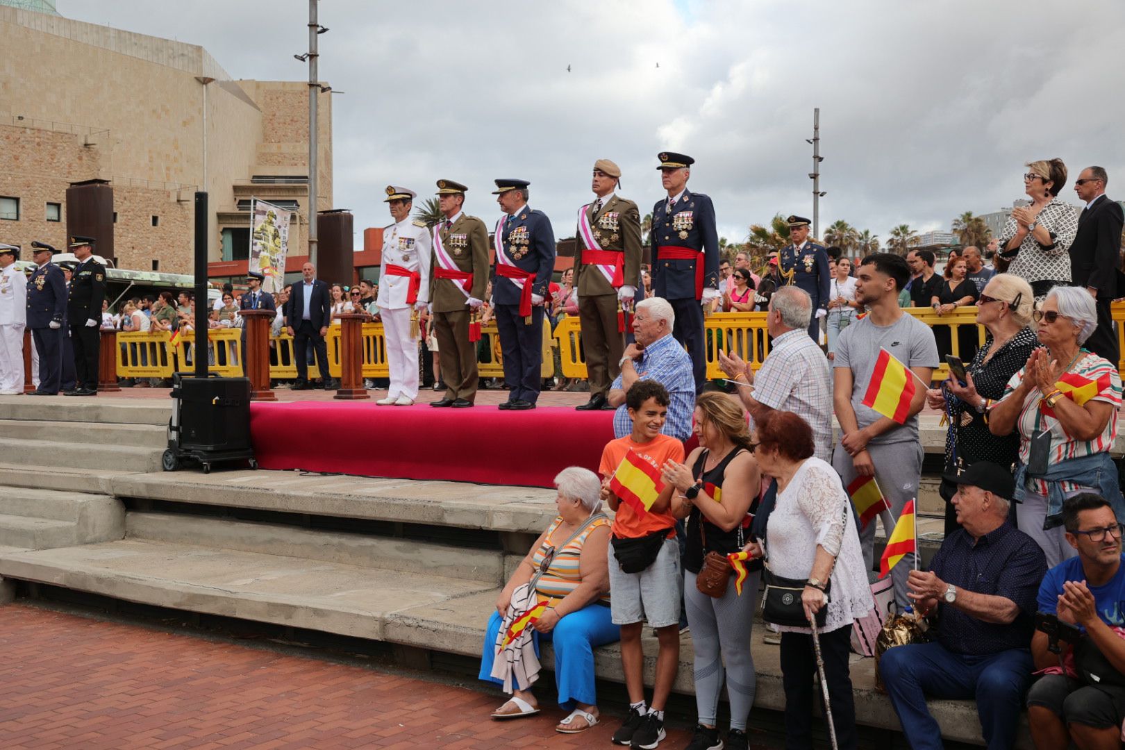 El desfile de las Fuerzas Armadas, en imágenes