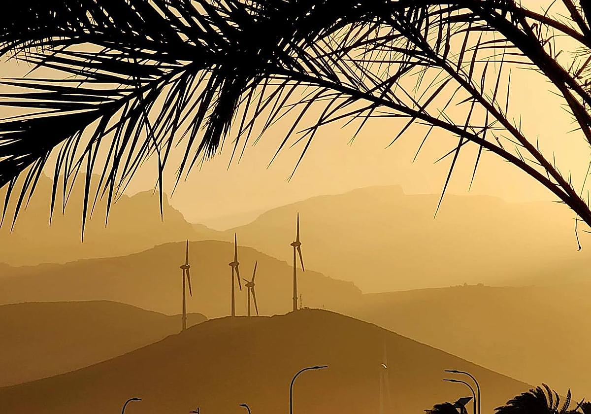 Atardecer con calima en Gran Canaria.