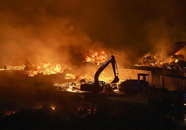 Incendio en el vertedero de Zonzamas.