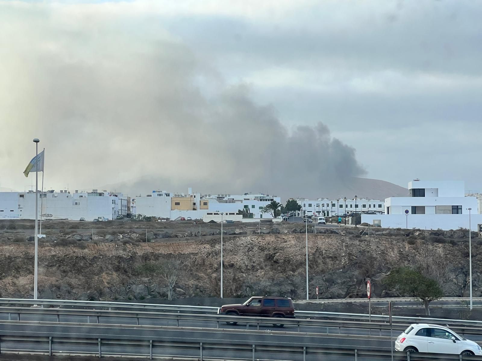 Las imágenes del incendio en el vertedero de Zonzamas