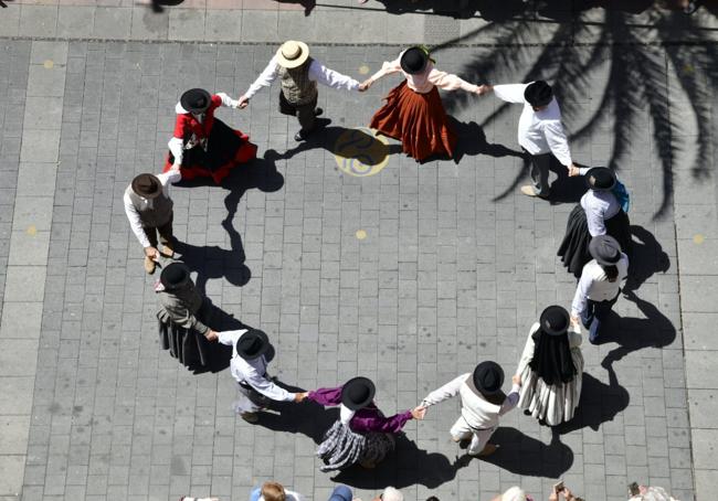 Los grupos de baile destacaron.