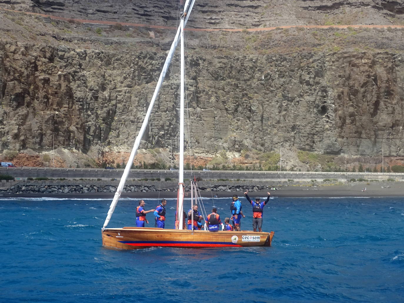 La bahía de Las Palmas de Gran Canaria disfrutó del espectáculo.