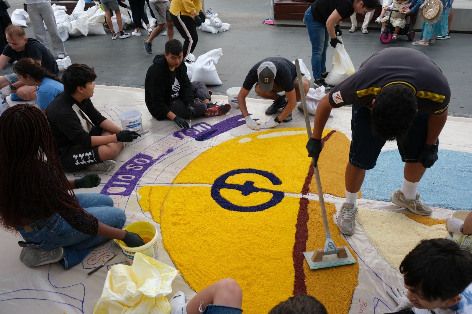 Flores, pasión y serrín en Vegueta