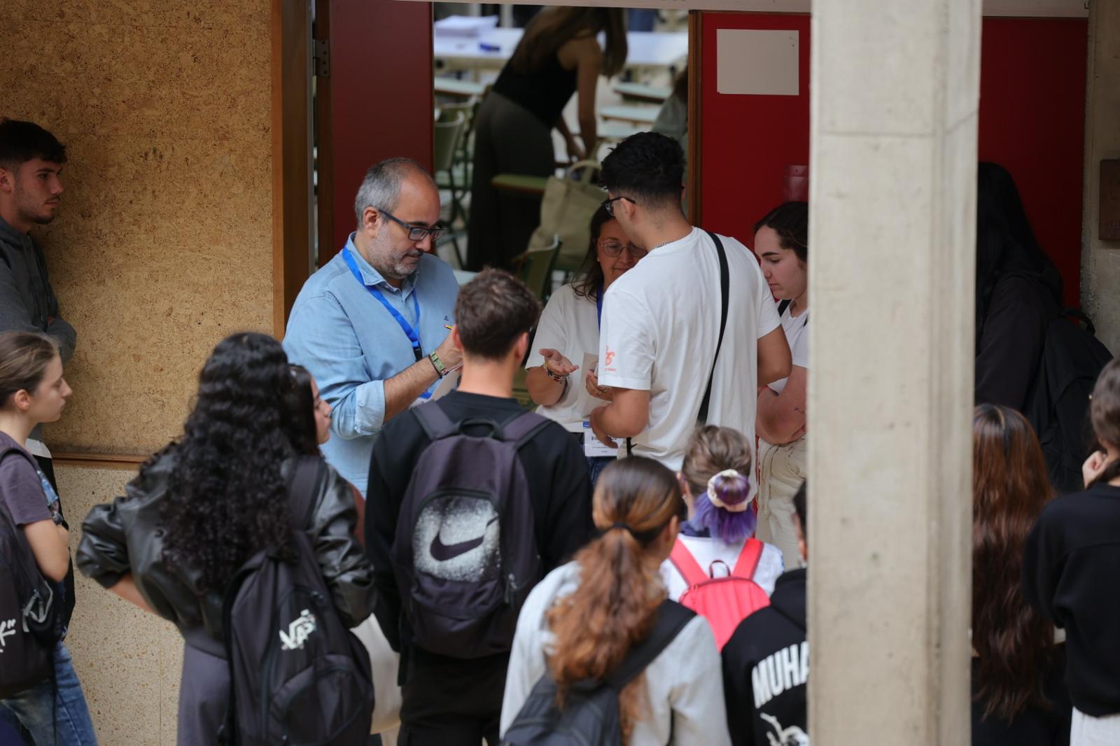 El inicio de las pruebas de la selectividad en Canarias, en imágenes