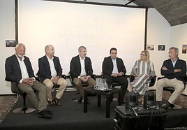 Protagonistas del foro económico celebrado en la mañana del jueves en el Castillo de San José, en Arrecife.