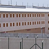 Un preso de la cárcel de Las Palmas II agrede a varios funcionarios