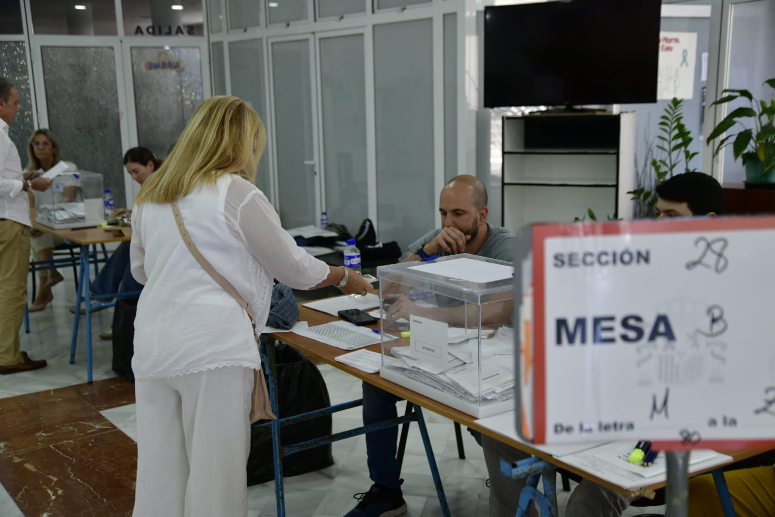 Canarias decide en las urnas su futuro en Europa