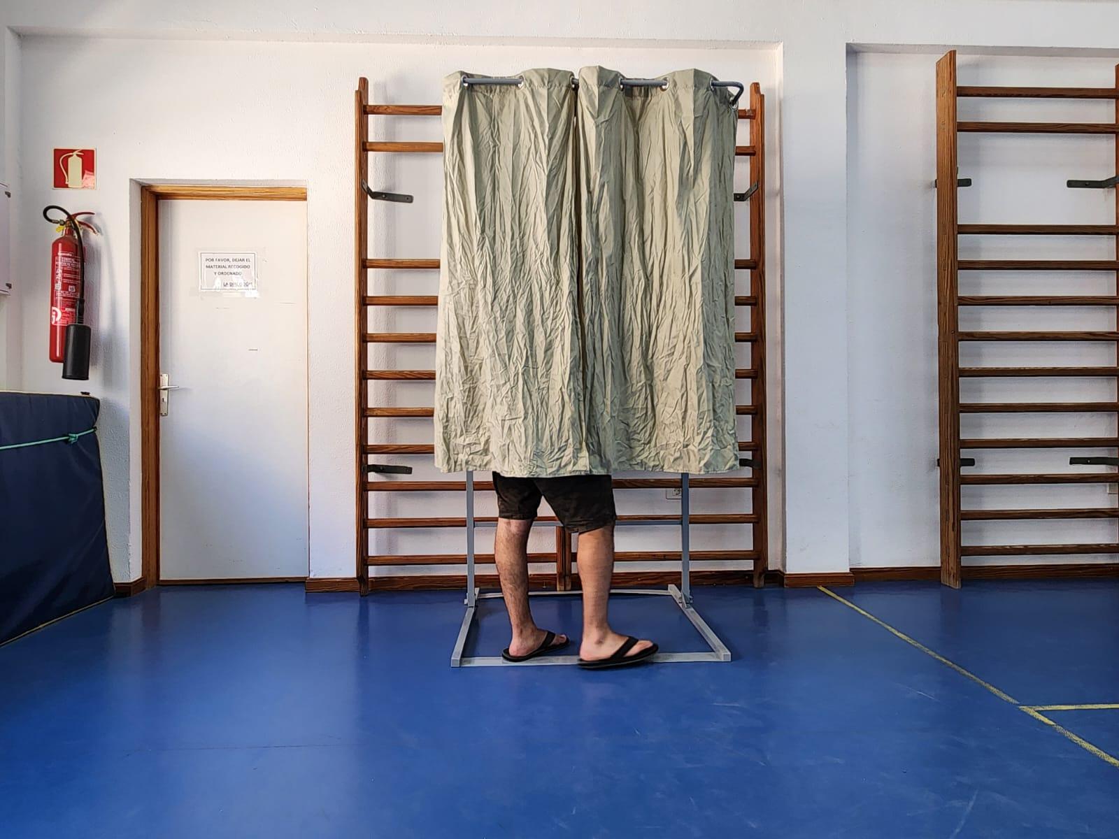 Canarias decide en las urnas su futuro en Europa