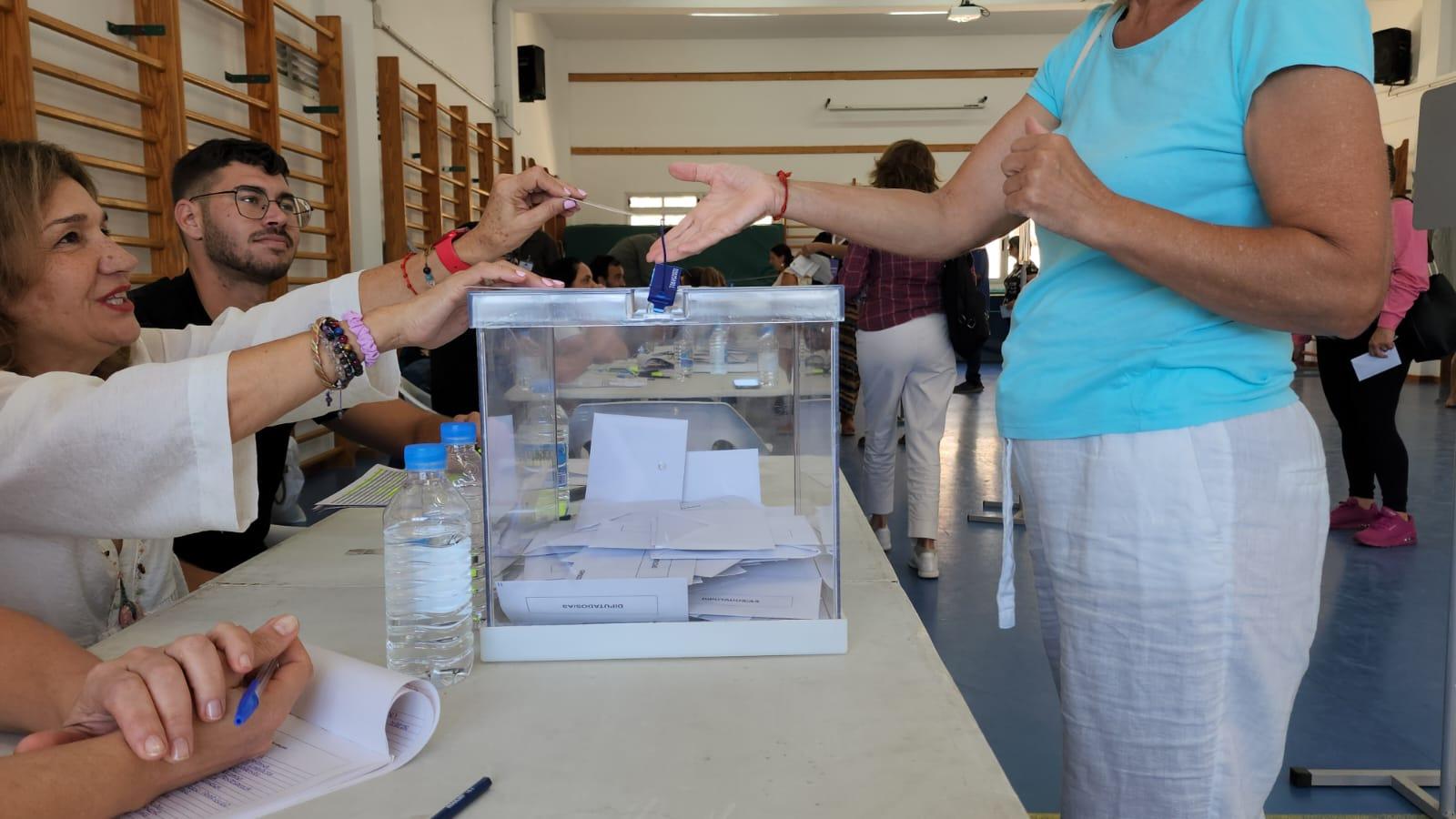 Canarias decide en las urnas su futuro en Europa