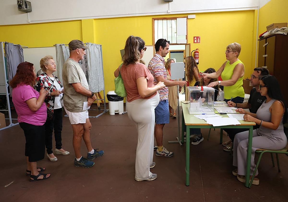 Canarias decide en las urnas su futuro en Europa