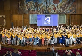 Foto de familia de la promoción de este año de los títulos formativos para mayores de 55 años.