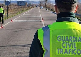 Agentes de la Guardia Civil de Tráfico.