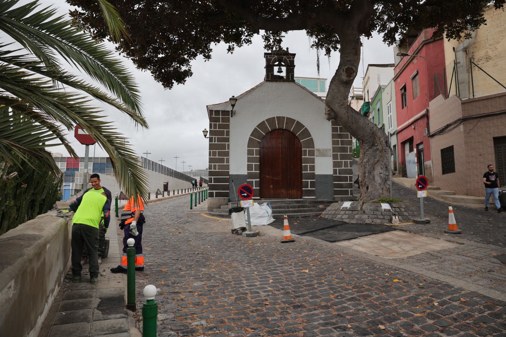 Las obras en el entorno de la ermita de San Nicolás, en imágenes