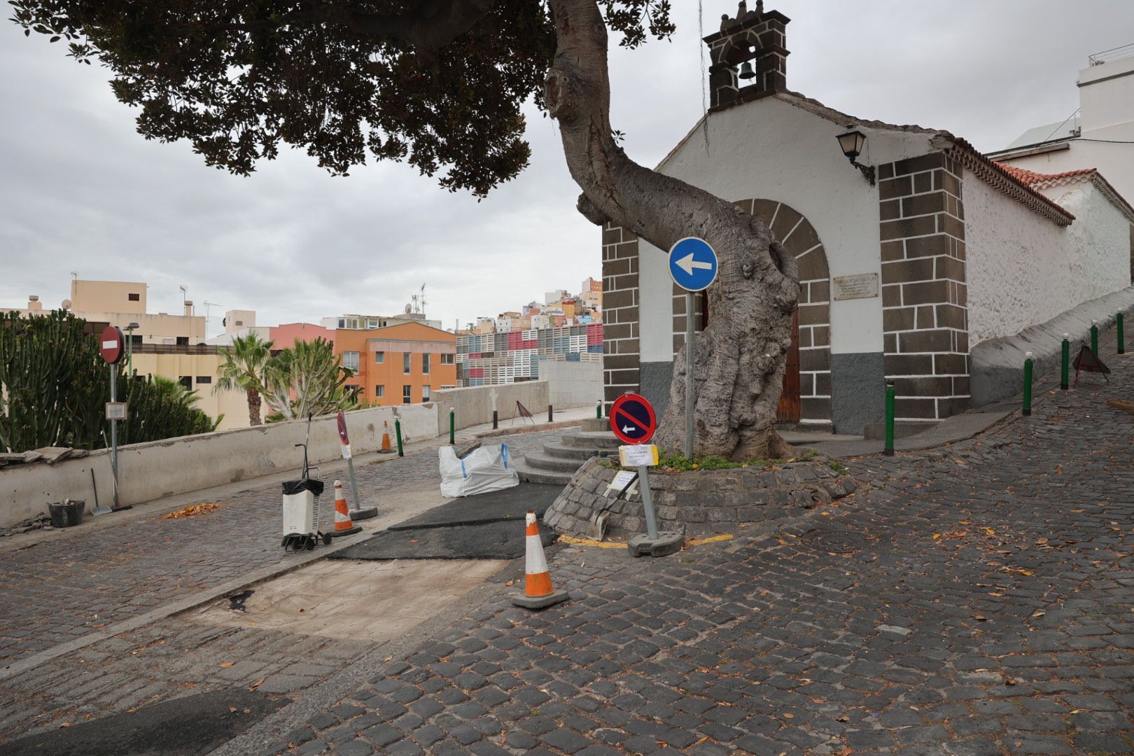 Las obras en el entorno de la ermita de San Nicolás, en imágenes