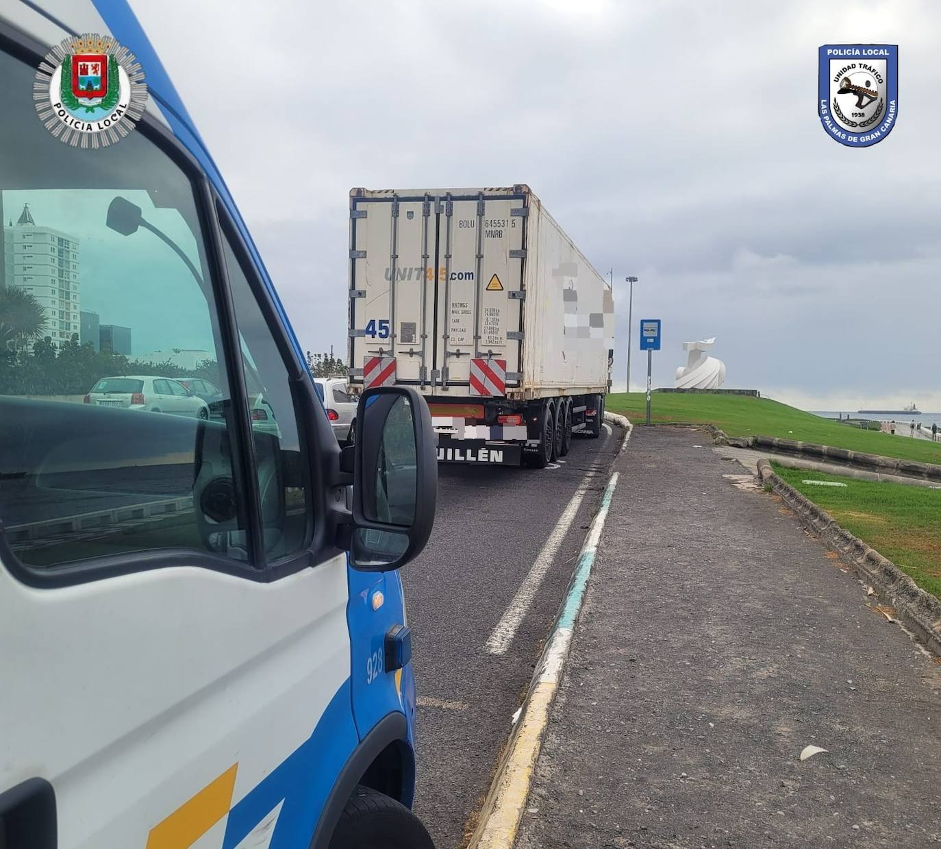 La Policía Local dio el alto a un camión que no respetaba las normas de seguridad vial.