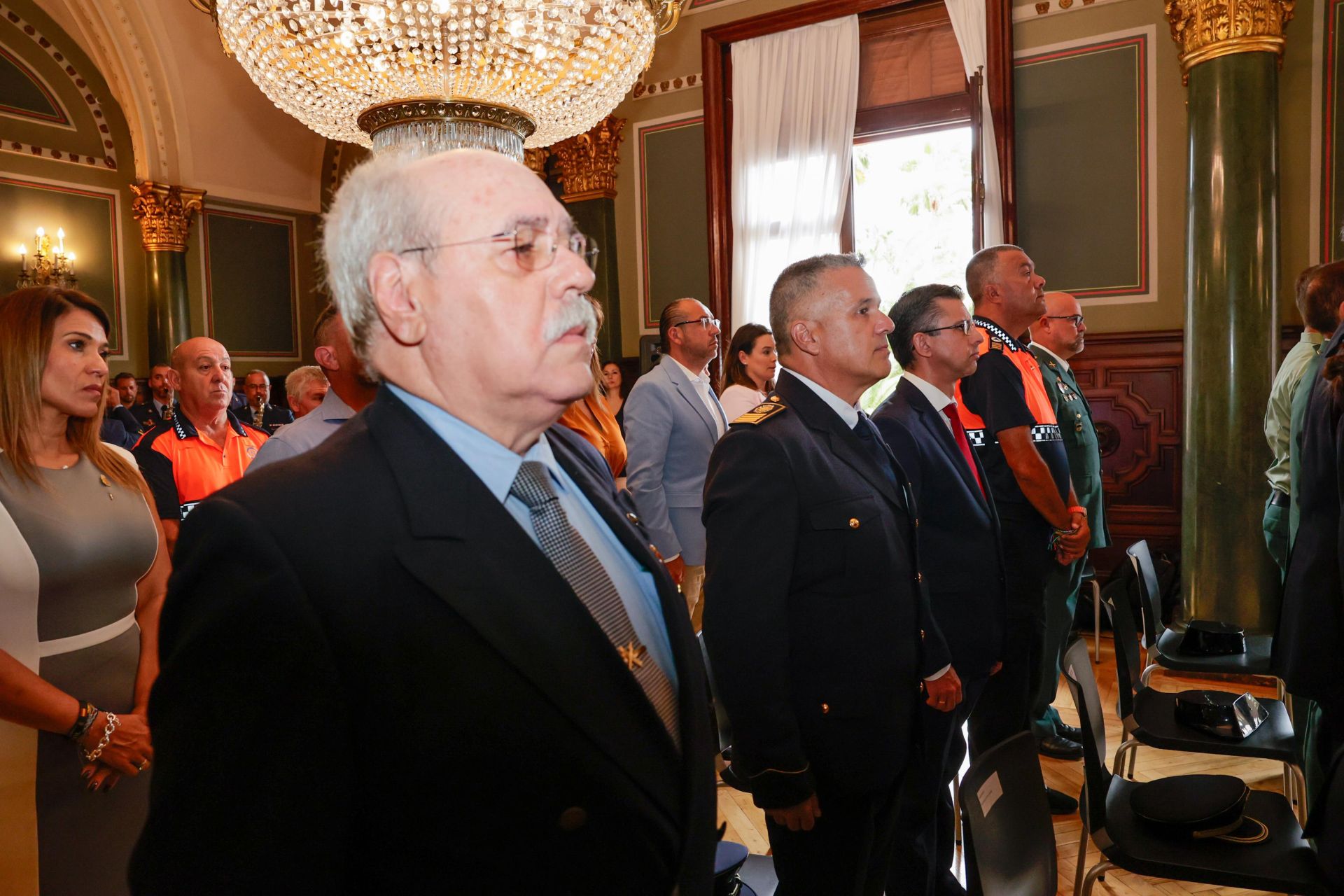 La entrega de medallas al mérito a Protección Civil, en imágenes