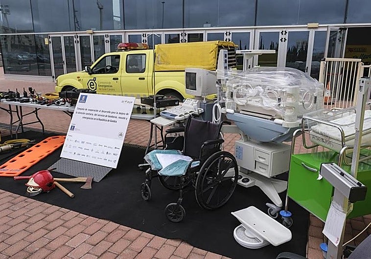 Material donado por el Cabildo grancanario a Gambia.