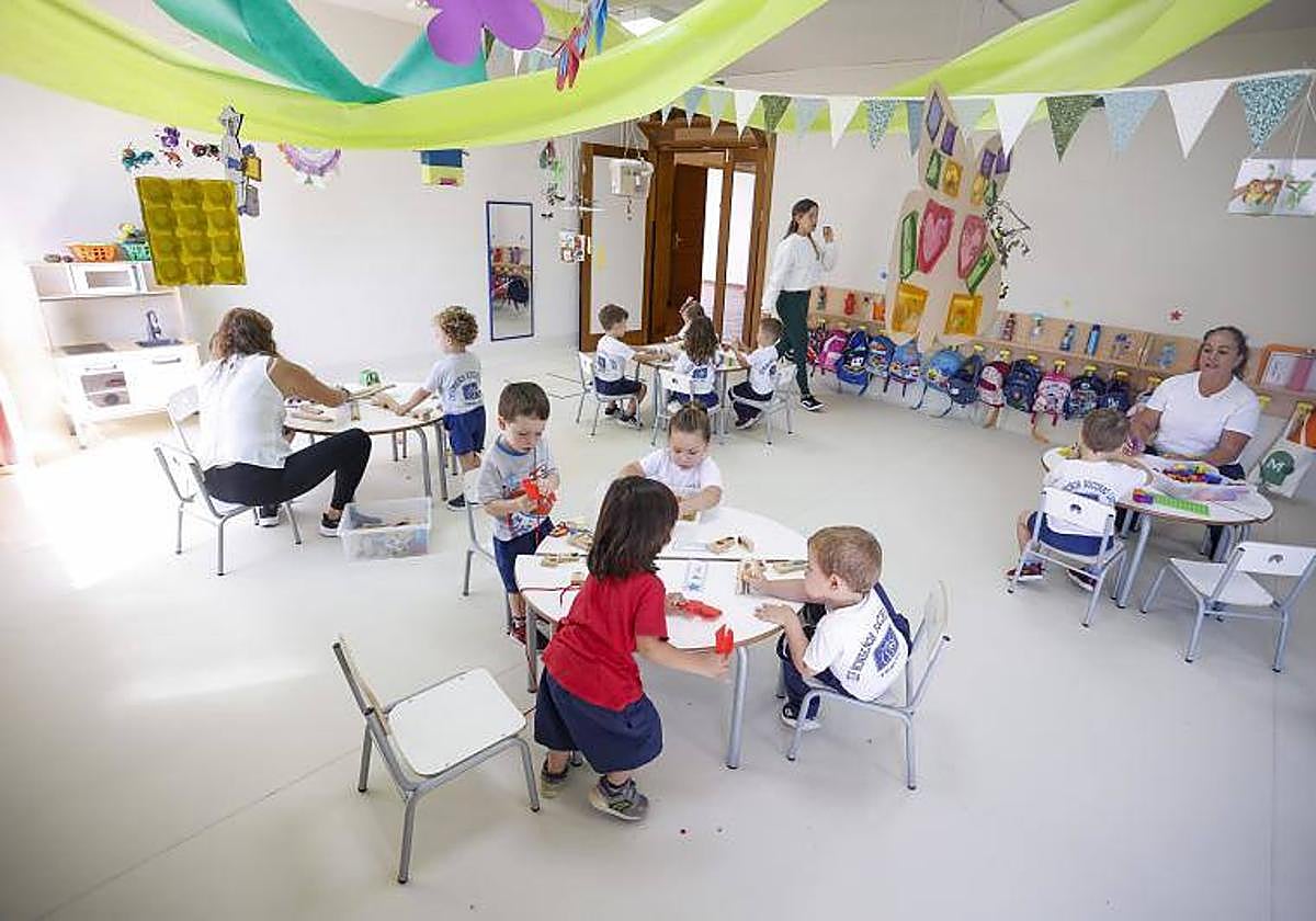Imagen de archivo de un centro público con aula de Infantil.