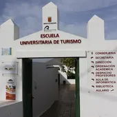 Escuela de Turismo, en Tahíche.