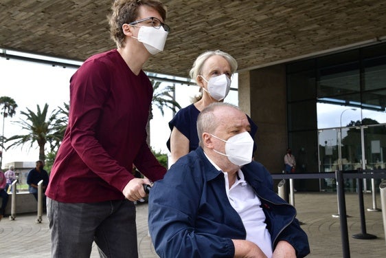 Imagen de la familia Kokorev en una visita a la Ciudad de la Justicia.