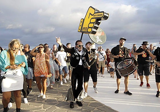 Pasacalles de Arrecife en Vivo, en el estreno en septiembre en la edición de 2023.