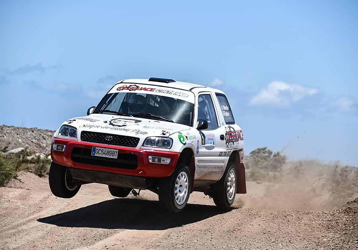 Pareja ganadora este sábado en el Slalom de Santa Lucía.