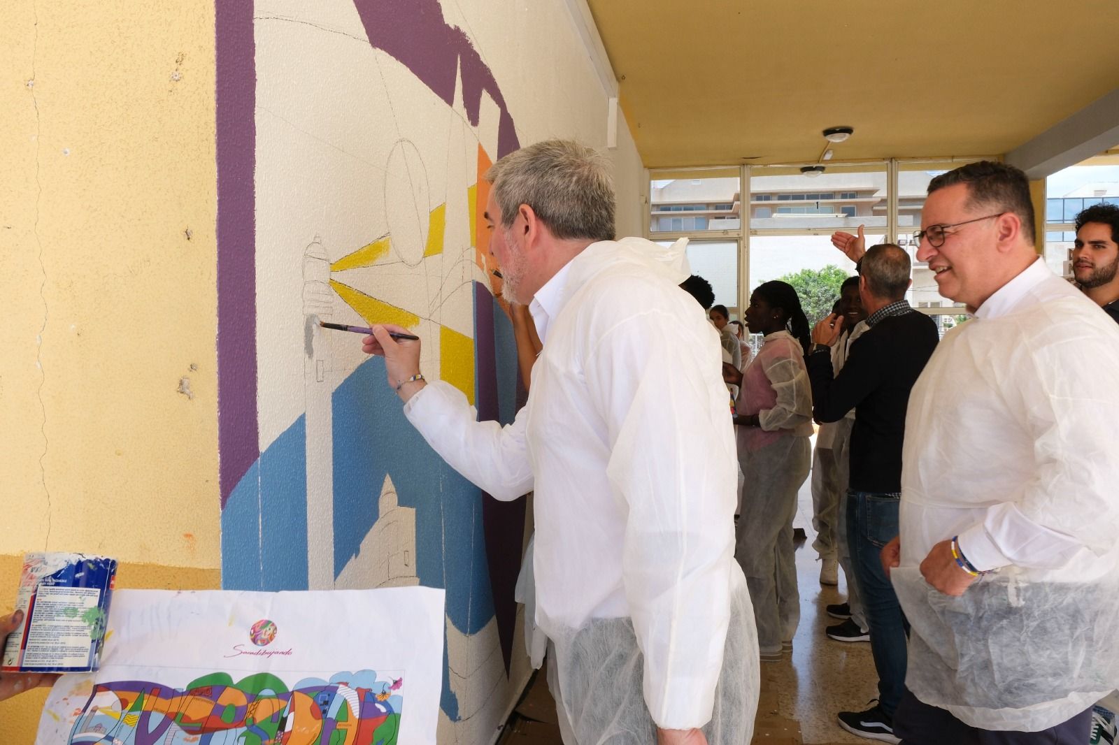 La visita del Clavijo al IES La Isleta, en imágenes