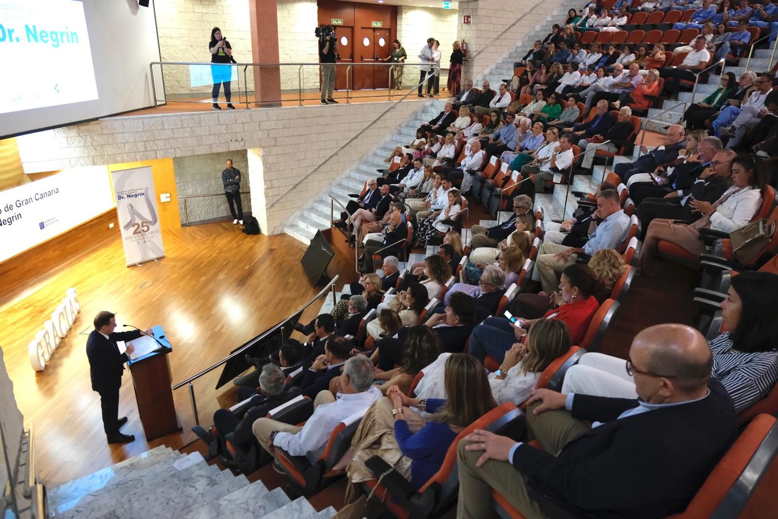 Las imágenes del 25 aniversario del Hospital Doctor Negrín