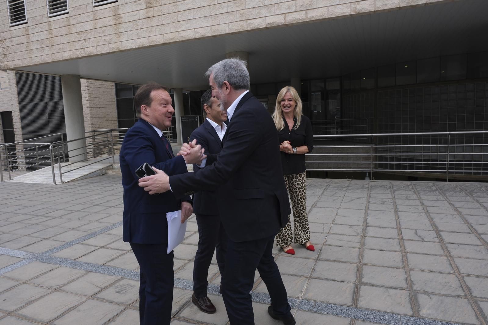 Las imágenes del 25 aniversario del Hospital Doctor Negrín