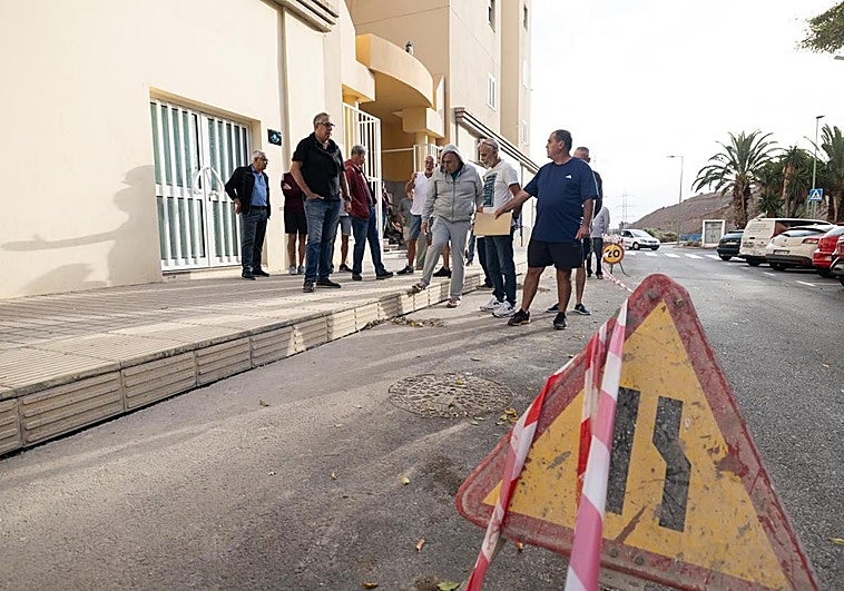 Los vecinos pararon la obra el pasado viernes.