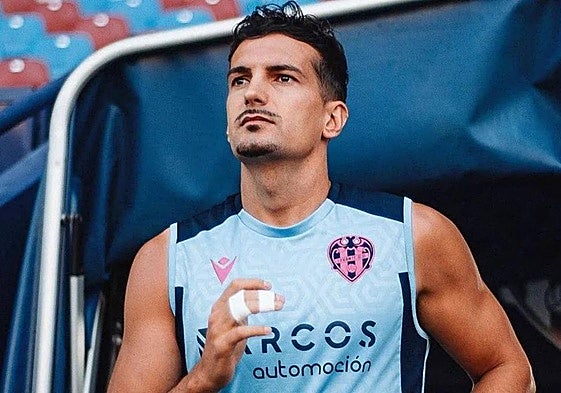 Álex Muñoz, con el Levante.