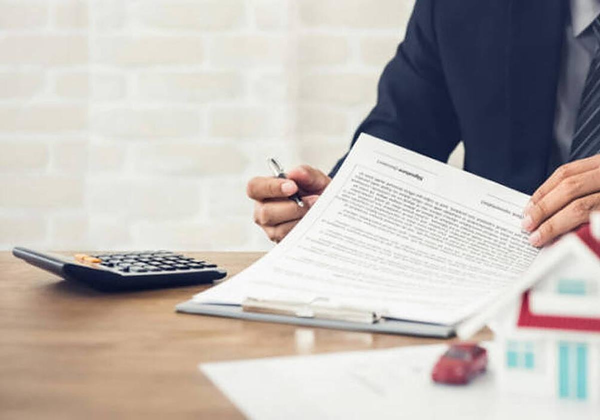 Firma de hipoteca de una vivienda.