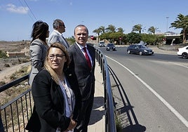 El vicepresidente Augusto Hidalgo y la alcaldesa de Ingenio, Vanesa Martín.
