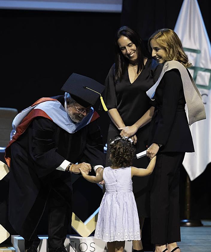 Imagen secundaria 2 - Orla de Enfermería en la Universidad Fernando Pessoa Canarias