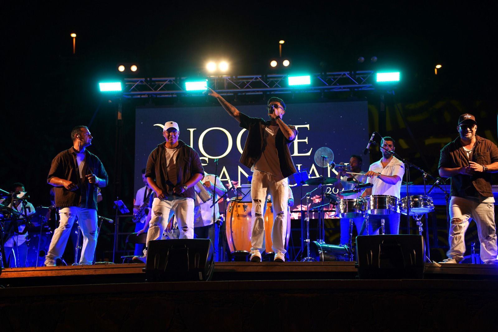 Música, buen ambiente y fuegos artificiales por San Juan en Playa del lnglés